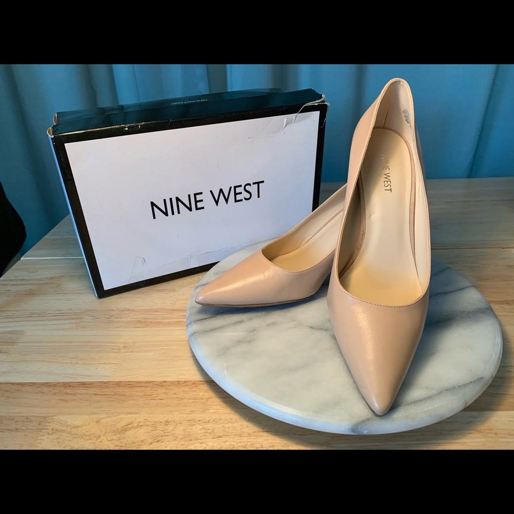New in Box Nine West Nude Leather Pumps